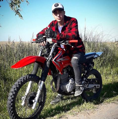 NACE MI SEGUNDO GUITARRISTA!!