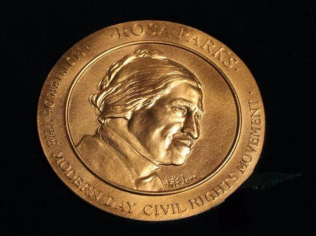 Rosa receives the Congressional Gold Medal