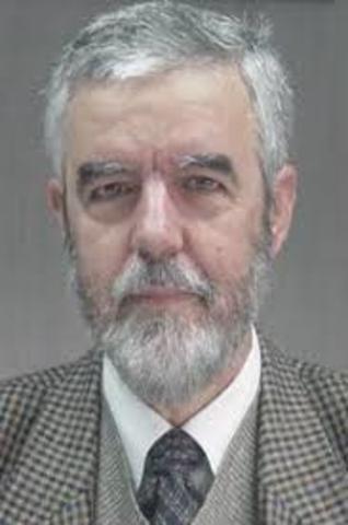 Bermúdez.    Las distintas teorías formuladas para describir y explicar la personalidad pueden organizarse en torno a tres modelos teóricos.