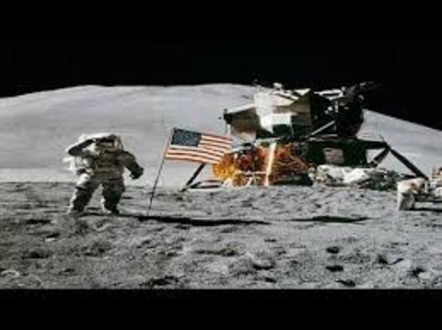 cuando un hombre llega ala luna