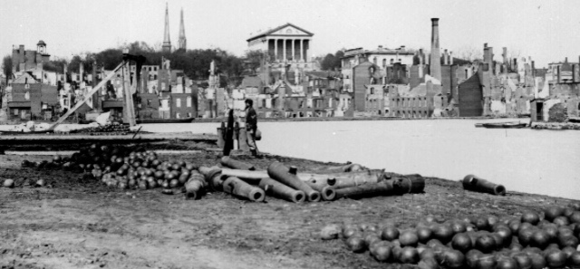 Richmond falls to the union army