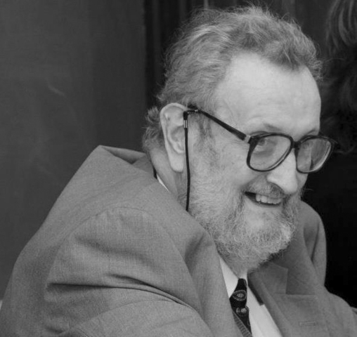 1ER LENGUAJE DE PROGRAMACIÓN ARGENTINO: [ComIC] (https://www.youtube.com/watch?v=O6_TN2bQw0I)