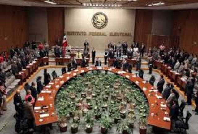 Se crea el Tribunal Federal Electoral,