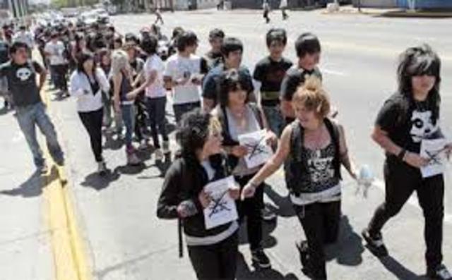 Inicia en la ciudad de Querétaro una serie de actos violentos contra la tribu urbana denominada Emo