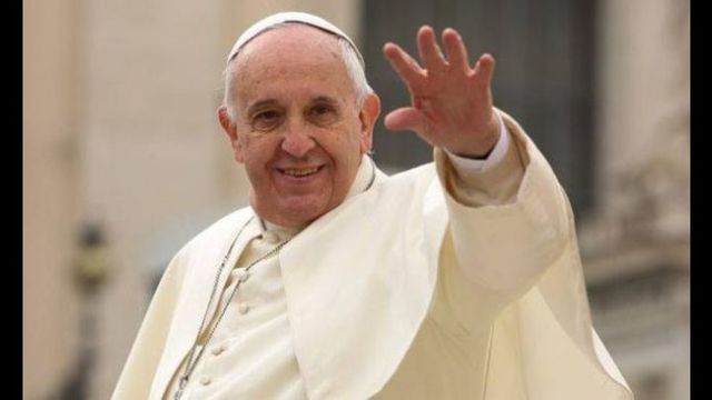 El Papa llega a colombia.