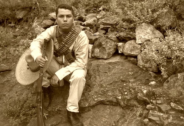 Luis Navarro Origel se levanta en armas en el Sur del Estado de Guanajuato y ese mismo día José Trinidad Mora haría lo mismo en Santiago Bayacora, Durango.