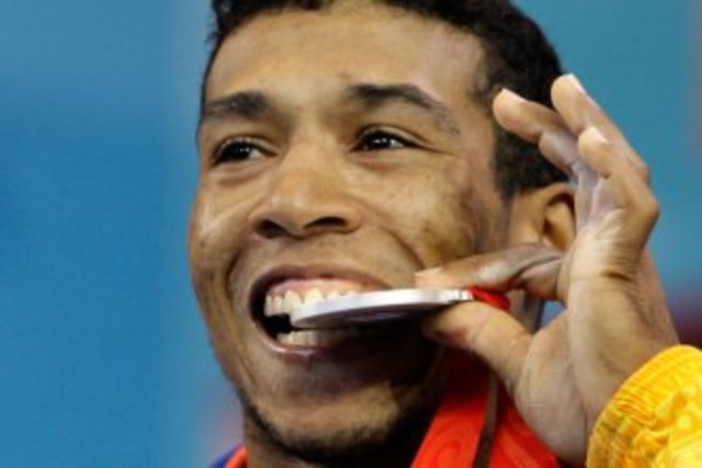 Diego Salazar gana medalla de plata en Juegos Olimpicos.