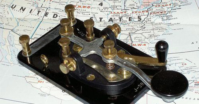 Invención del telégrafo eléctrico.