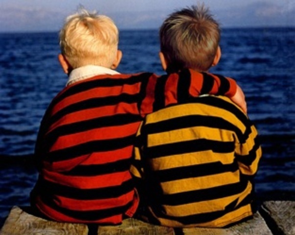 Se desespera y habla con su amigo