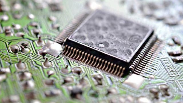 INICIO DE LA FABRICACIÓN DE MICROPROCESADORES