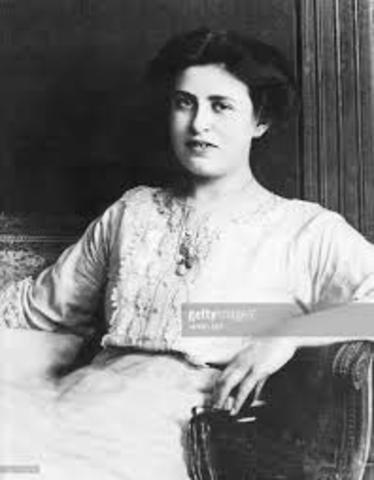 Realiza Trabajo y Nace hija