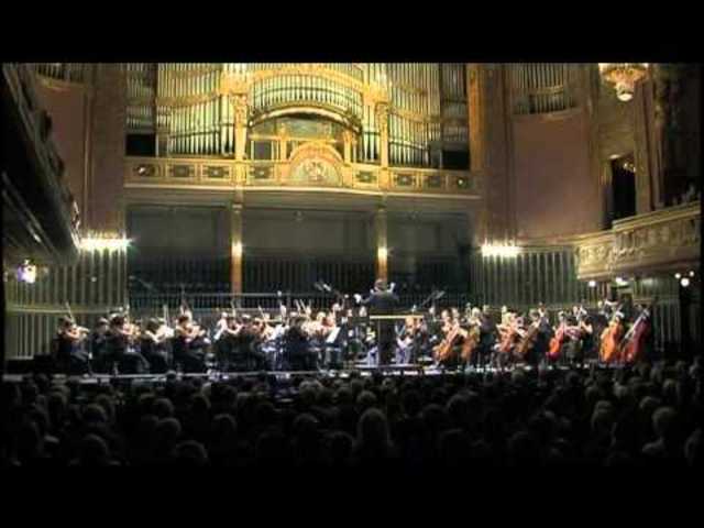 Beethoven megírja a Sors szimfóniát