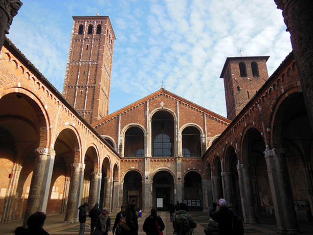 Abandona el maniqueísmo y se traslasa a Milán, donde enseña retórica. Los discursos de Ambrosio, obispo de Milán, le impresionan y le acercan al cristianismo. Se interesa por el neoplatonismo de Plotino y lee sus obras, así como las epístolas de San Pablo