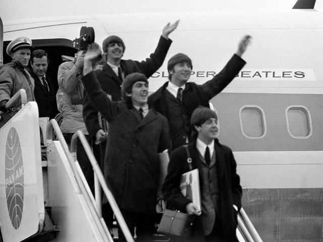 the Beatles arive in u.s