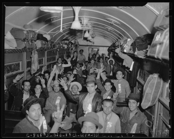 Los braceros fueron transportados en tren y autobús y muchos primero pasaban por Texas: