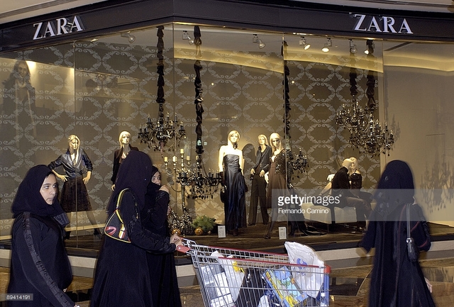 LOS EMIRATOS ARABES RECIBEN A ZARA