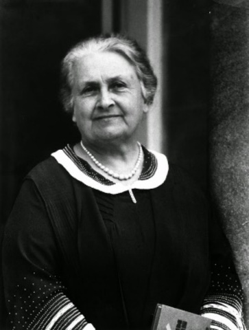 SE INAUGURÓ LA PRIMERA CASA DE NIÑOS EN SAN LORENZO, EN ROMA.