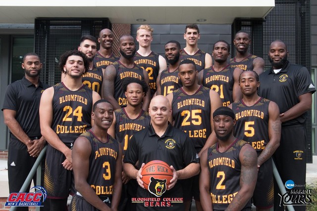 Men's Varsity Basketball 2017