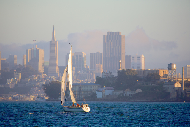 Mr. Fogg, Passepartout, Aouda, et Fix sont arrivé dans San Francisco