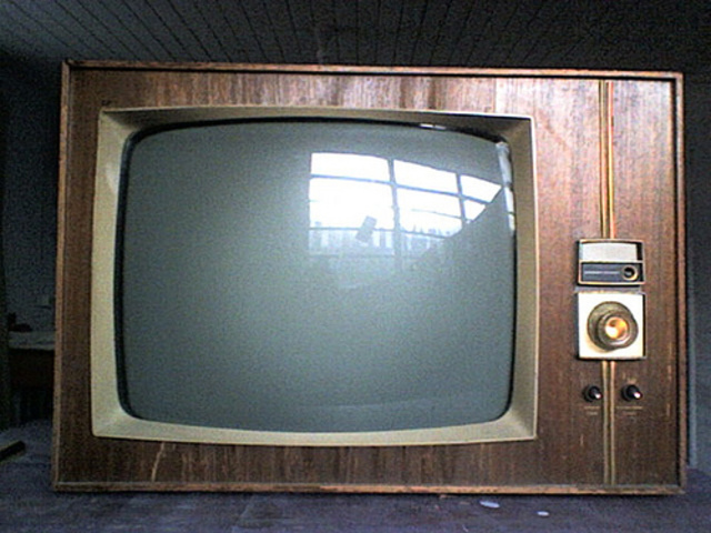 primer televisión con semi-sintonizador