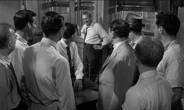 Ο 3 μένει μόνος