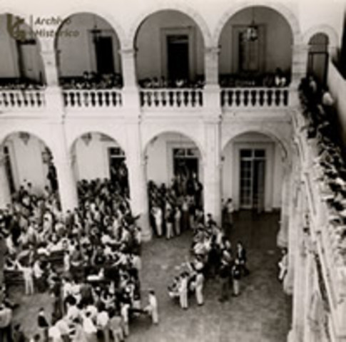 Se crea el Colegio Santísima Trinidad