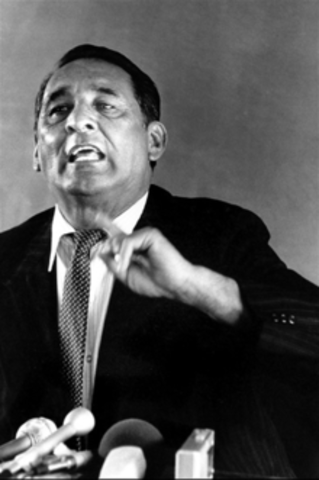 Asume la presidencia José Napoleón Duarte.