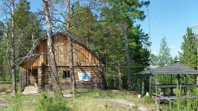 Постройка по юго-восточной границе заповедника нового кордона