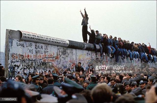 CONSTRUCCIÓ MUR DE BERLÍN