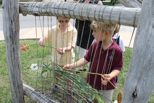 Yo conocí a mi me mejor amigo en la escuela.