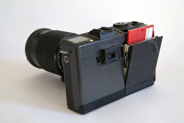 la Canon RC-701.
