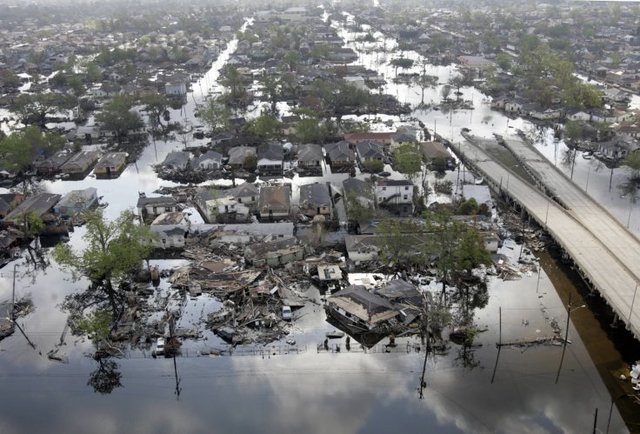 Hurricane Katrina Hits New Orleans