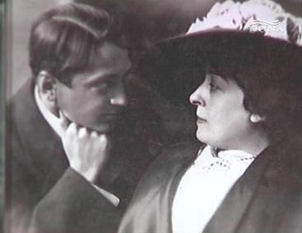 Héja-nász az avaron