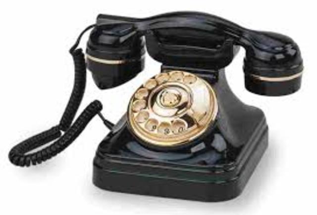 El ingeniero Alexander Graham Bell patentó el teléfono en 1876.