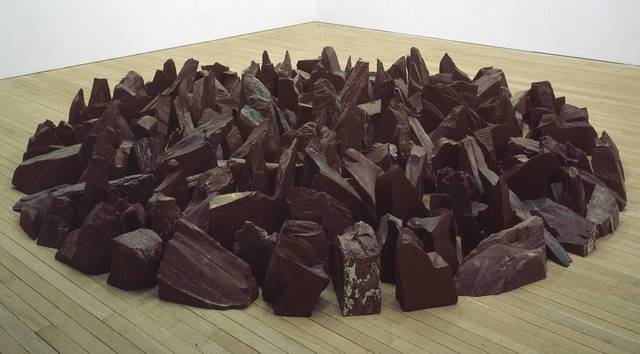 Κύκλος από κόκκινη πέτρα