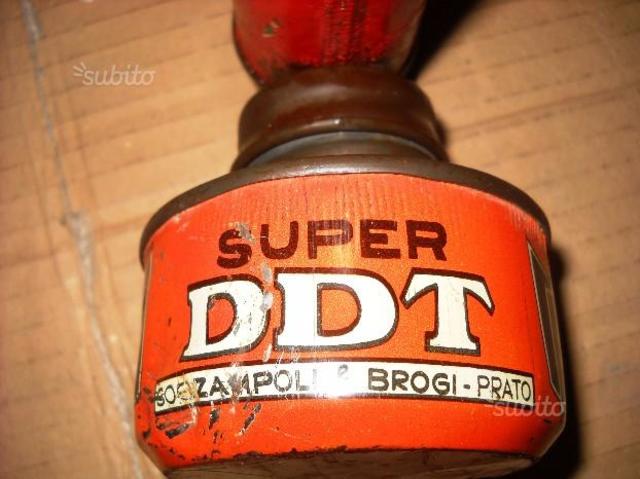 muller sintetiza el DDT, un  químico que luego se utilizaría en pesticidas