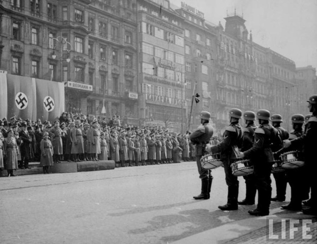 Nazi's take Czechoslovakia