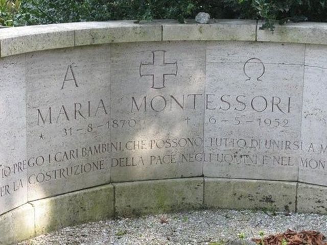 Fallece, Maria Montessori