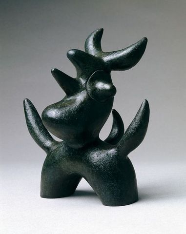 Tα πρώτα γλυπτά