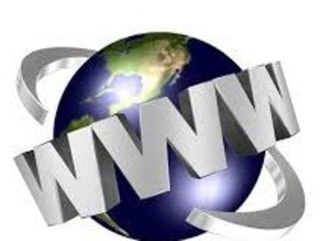 Nace el término Internet