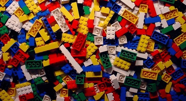 Metáfora del LEGO. Hodgins.