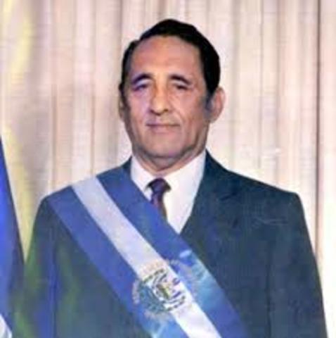 muere el ex presidente salvadoreño José Napoleón Duarte.