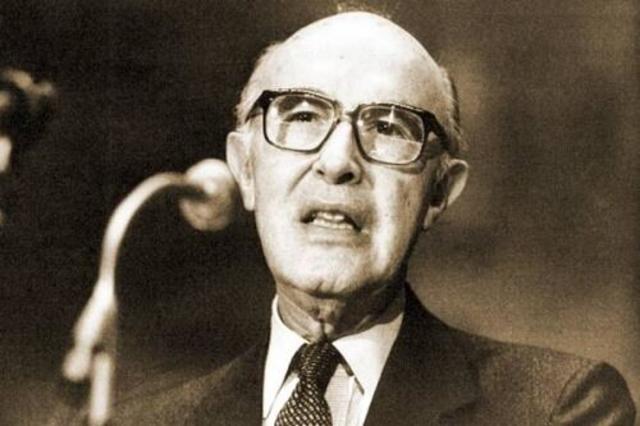 Premio Nobel de la Paz en 1982.