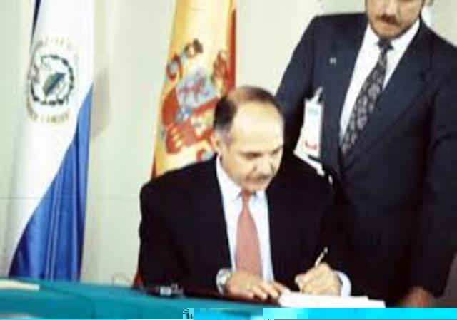 FIRMAN LOS ACUERDOS DE PAZ EN LA CIUDAD DE CHAPULTEPEC