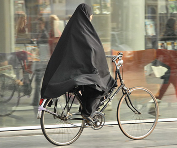 Meisjes mogen niet fietsen in Saoedi-Arabië