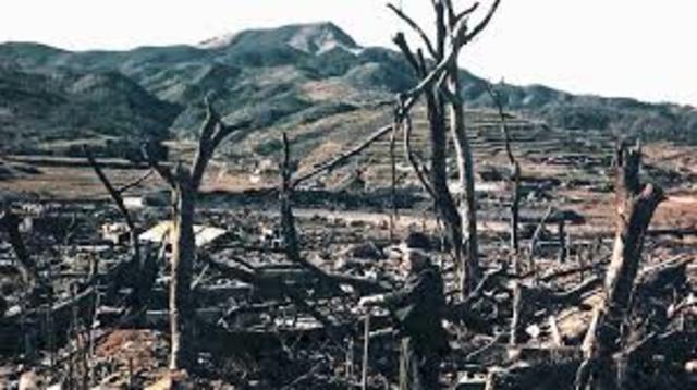 Atomic bomb dropped on Nagasaki