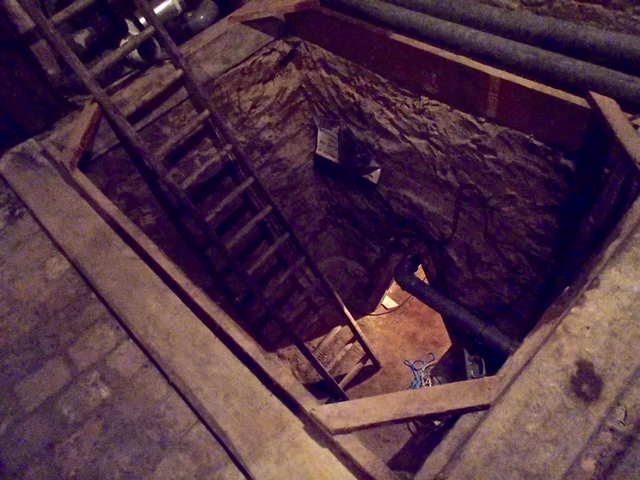 Gerta's mom leaves, her and her brother dig a tunnel.