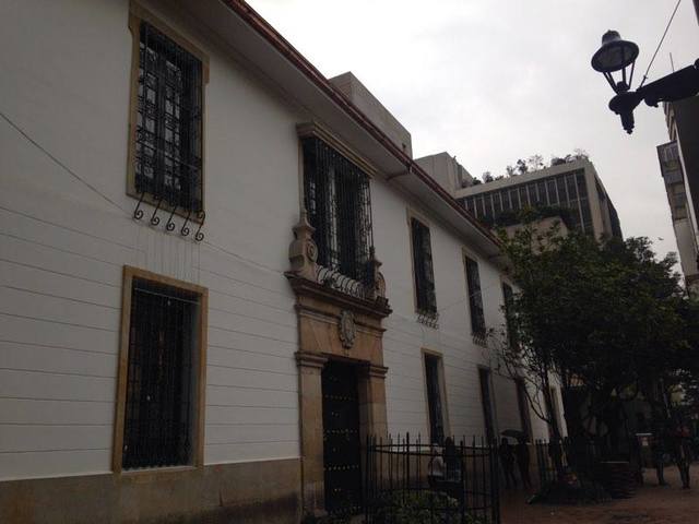 La universidad vuelve al claustro