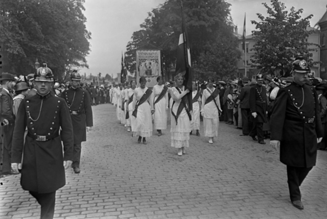 Kvinden får valgret