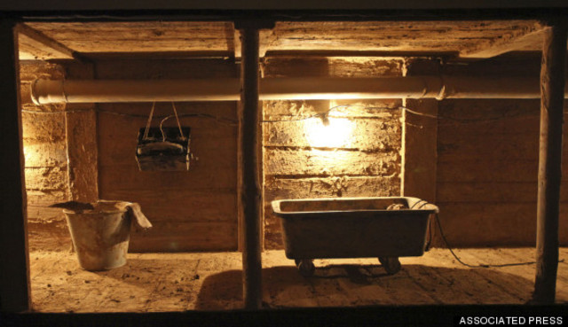 Escaping the Berlin Wall